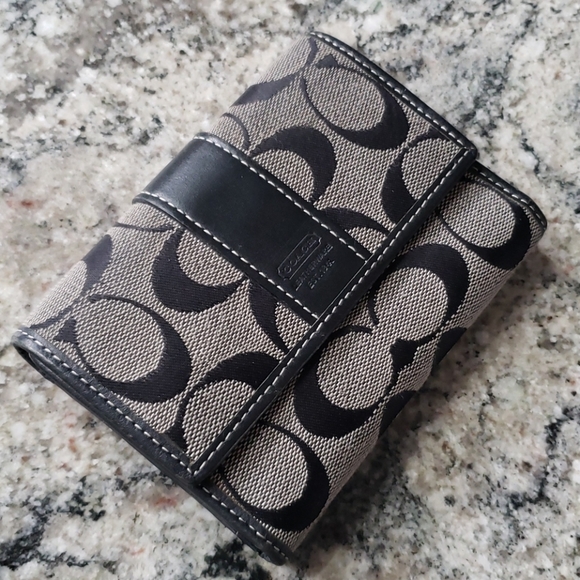 Coach Handbags - Coach Signature Wallet